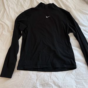 Nike / Cotton Turtleneck in Black / Size Large